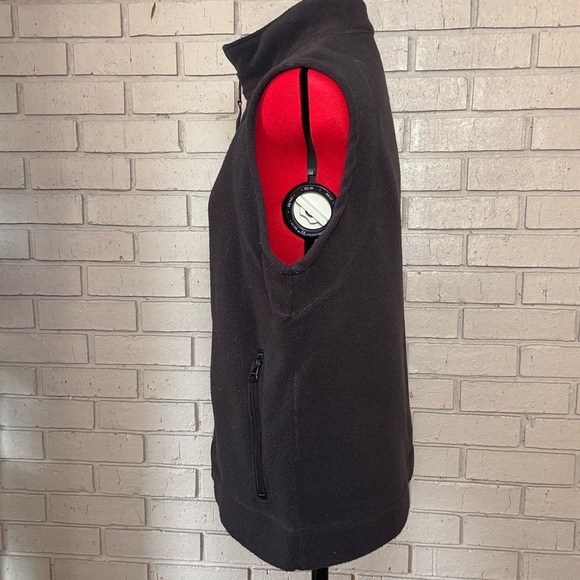 Columbia ladies size Large Fleece vest
Used condition - Picture 4 of 6